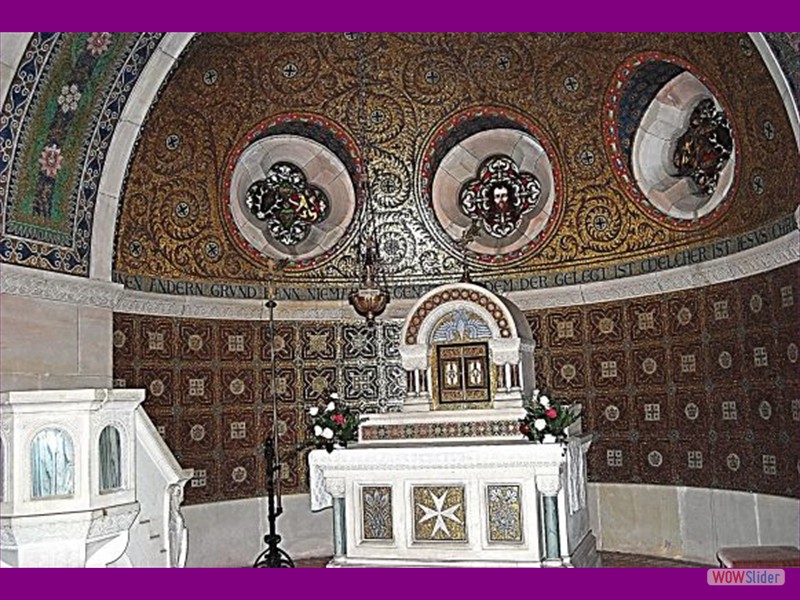 14 Kanzel und Altar